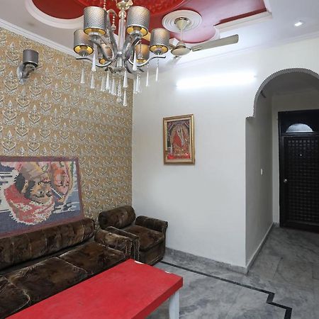 Oyo Stay The Castle Near M2K Cinemas Rohini Nueva Delhi Exterior foto