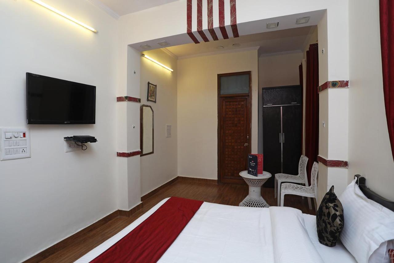 Oyo Stay The Castle Near M2K Cinemas Rohini Nueva Delhi Exterior foto