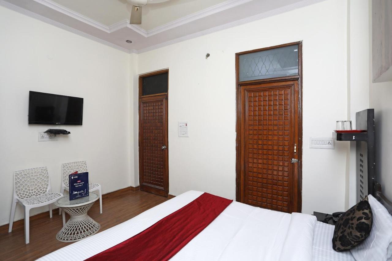 Oyo Stay The Castle Near M2K Cinemas Rohini Nueva Delhi Exterior foto