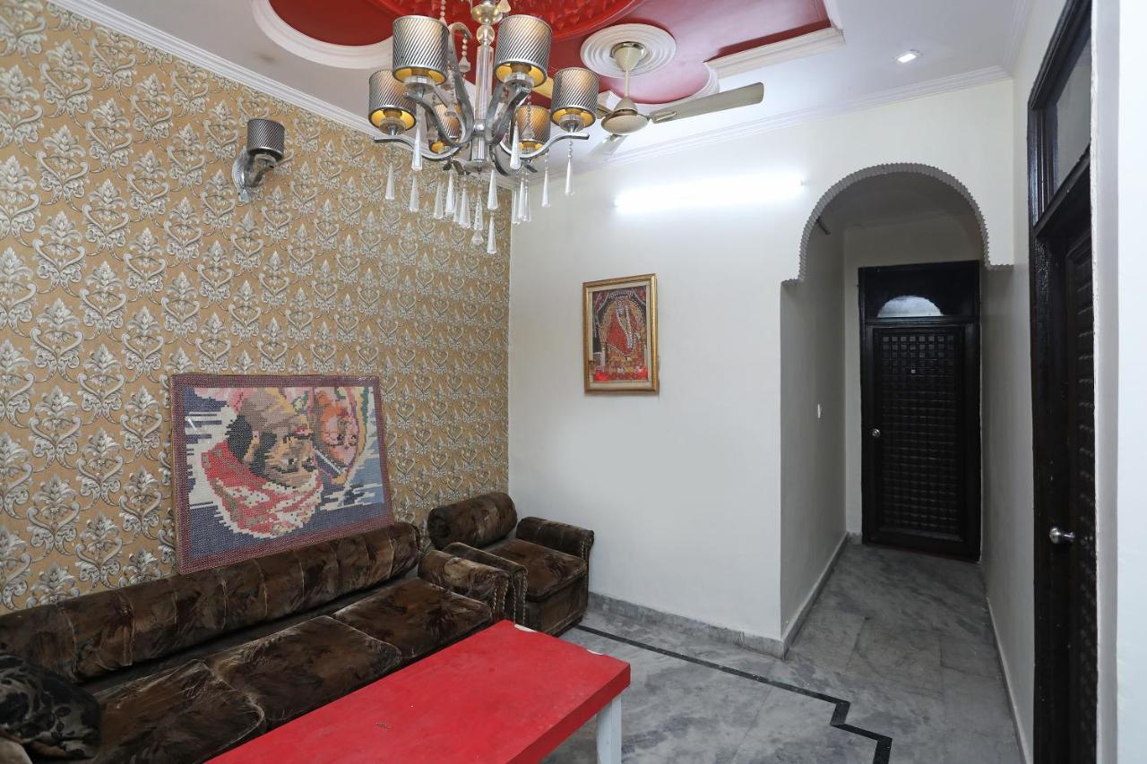 Oyo Stay The Castle Near M2K Cinemas Rohini Nueva Delhi Exterior foto